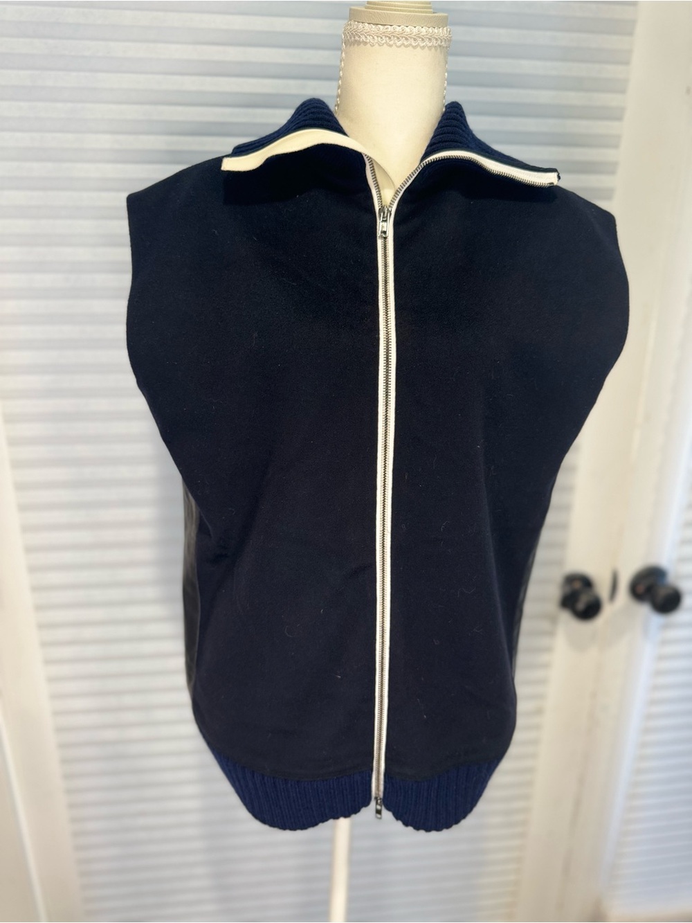 Reed Krakoff Italy Cashmere Wool  Ribbed Zip Vest Black-Navy W/ Silk lined 1181